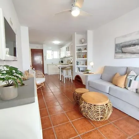 2 Bedroom With Sea Views, Acapulco Playa, Appartement Nerja